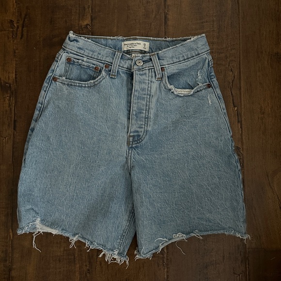 Abercrombie and Fitch dad shorts - Picture 1 of 4